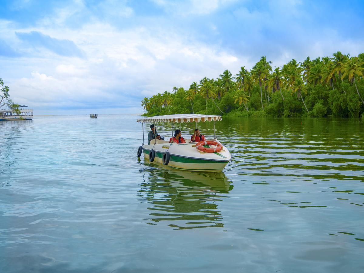 Isola Di Cocco Ayurvedic Beach Resort Poovar Exterior photo